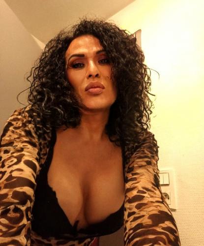 Fiesta privé cet soir sur nantes/trans helena dominatrice sans tabous 24h - Escort Nantes