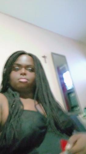 >Lyon✅ perla transex black avec 20 cm , large, epilé, avec bcp de sperme - Escort Lyon