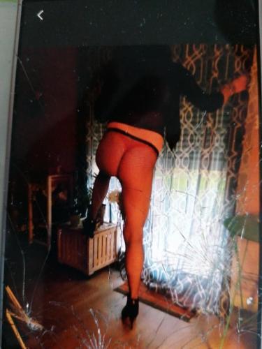 Je suce mieux que les femmes a poitiers 0787865313 - Escort Châtellerault