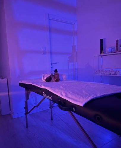 >Marseille transex pour   massage erotique sur table - Escort Marseille