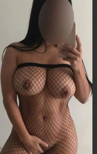 Massage prostatique avec femme coquine - Escort Nimes