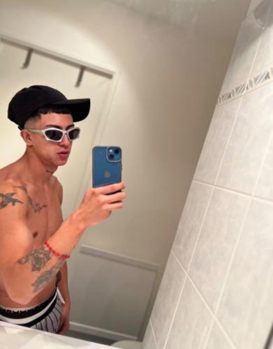 18 ans , latino ,jeune ,  xl , actif - Escort Paris
