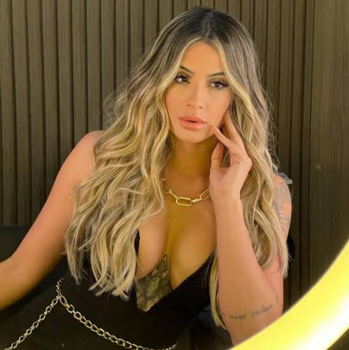 >Douce - Escort Paris