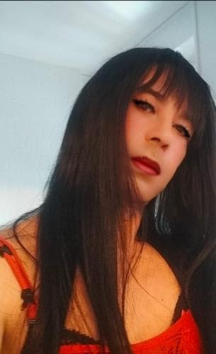 Je suis une femme très sexy, affectueuse et féminine. je propose des baisers, des massages - Escort Paris