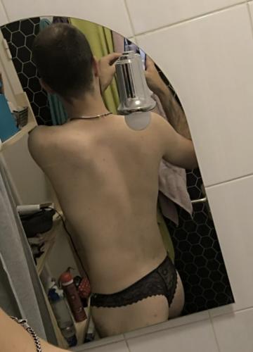 Petite pute debute - Escort Caen