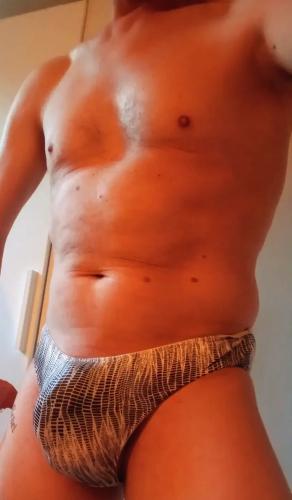 Escort boy pour femme discrète.. - Escort Cergy