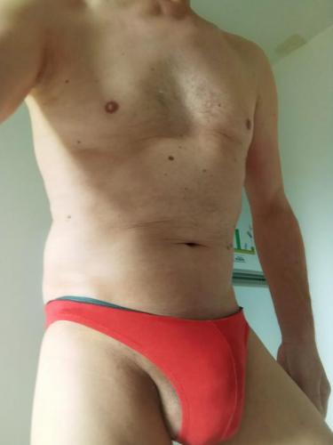 Escort boy pour femme mature discrète - Escort Cergy