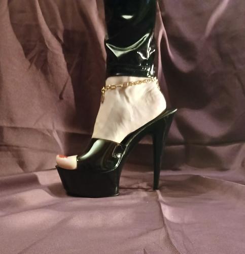 Joli travesti pour fetichiste - Escort Toulouse