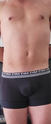 Escort boy partage des massages coquins et sensuels avec femmes - Escort Annecy