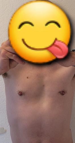 Jeune escort pour massages sur femmes - Escort Annecy