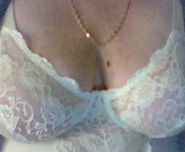 Femme domina, ronde, 68ans; cherch.larbin/soumis,ménage,bricolage,excellent masseur,paris - Escort Paris