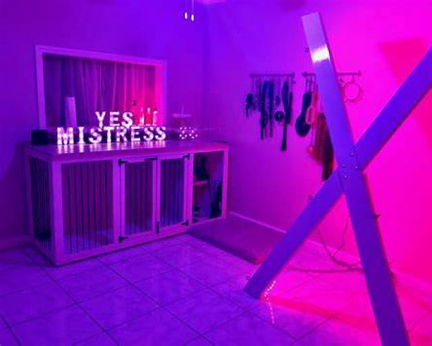Maître dominateur pour soumise, femme (pas d'homme svp) - Escort Nimes