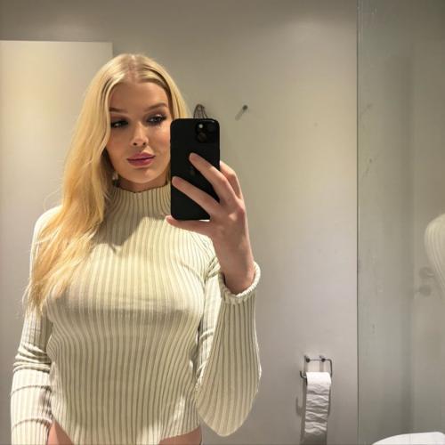 Celine disponible - Escort Paris
