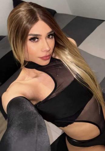 Q amber, une jeune fille transgenre récemment arrivée. - Escort Narbonne
