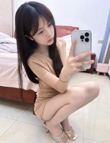 Je suis une jeune et belle filles asatique - Escort Montreuil
